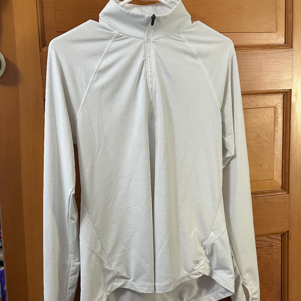 DSG – White long sleeve, mock neck, front 1/4-1/2 zip pull over athletic  shirt